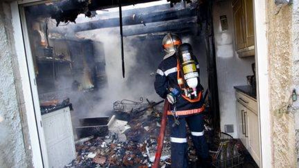 Les pompiers sont exposés à des retardateurs de flammes, substances polluantes considérées comme "très toxiques" et cancérigènes.