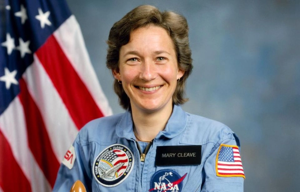 Pionnière spatiale Mary Cleave, seule astronaute à retourner à bord d'une navette après Challenger, décède.