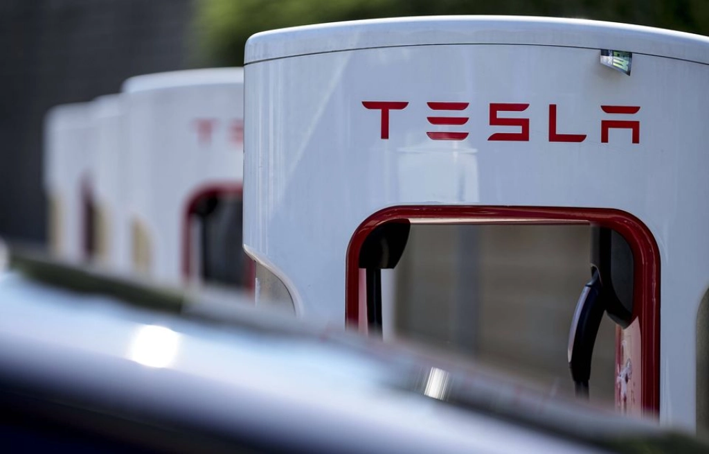 Tesla : Rappel massif de 2 millions de véhicules suite à un risque de sécurité de la conduite assistée