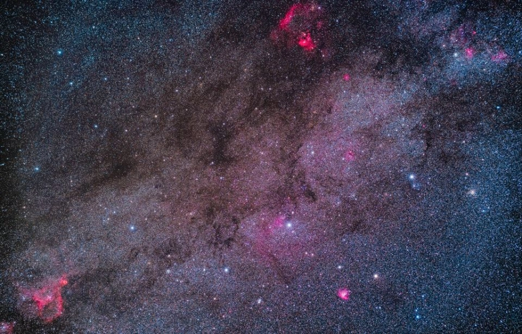 Révélation interstellaire : Télescope James Webb observe secrets d'une supernova