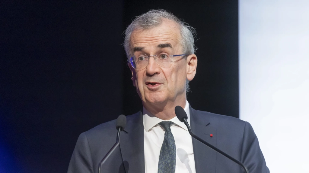 Augmentation des salaires prévue pour surpasser l'inflation, annonce le gouverneur de la Banque de France 