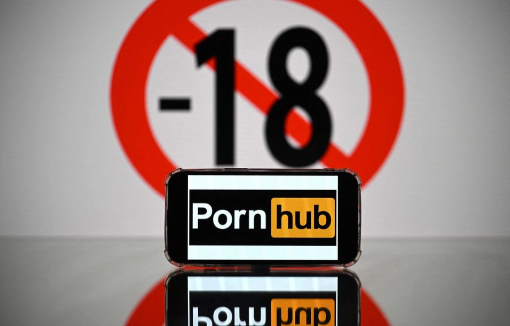 "L'UE renforce les régulations pour la protection des utilisateurs sur les plateformes pornographiques de grande envergure"