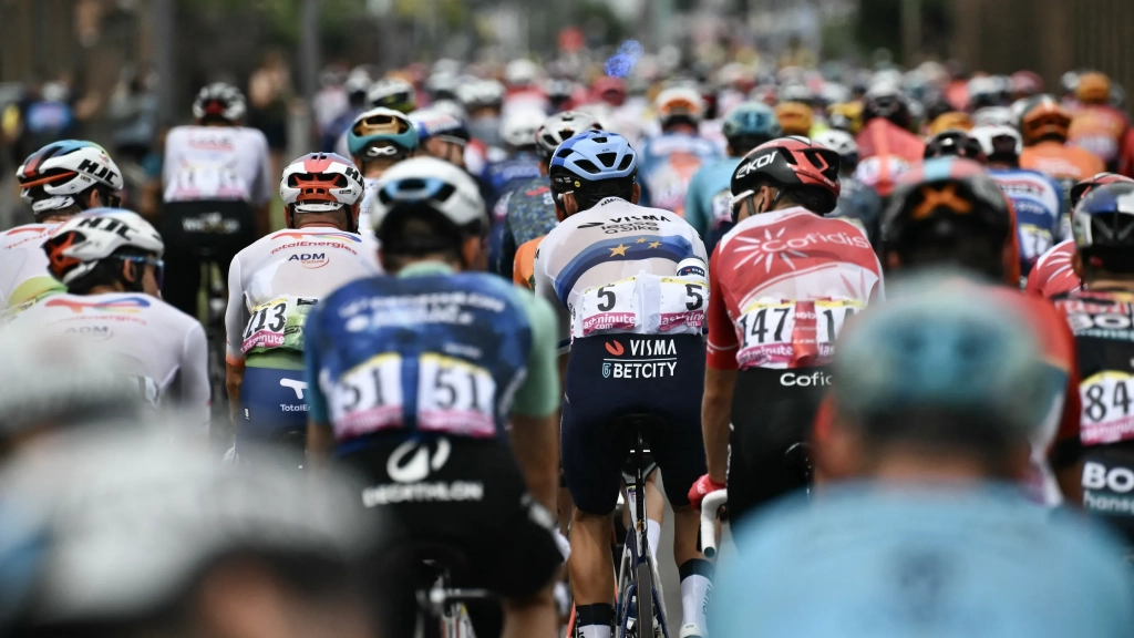 DIRECT. Tour de France 2024 : une étape plus tranquille, propice aux sprinteurs... Suivez la troisième étape