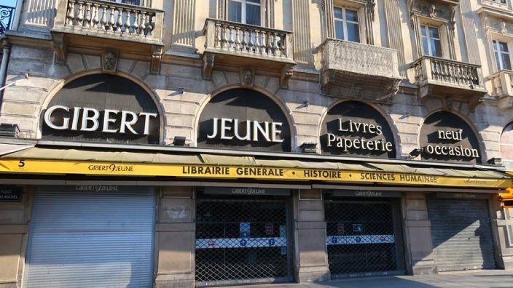 La librairie Gibert du boulevard Saint-Denis se prépare aussi à baisser le rideau