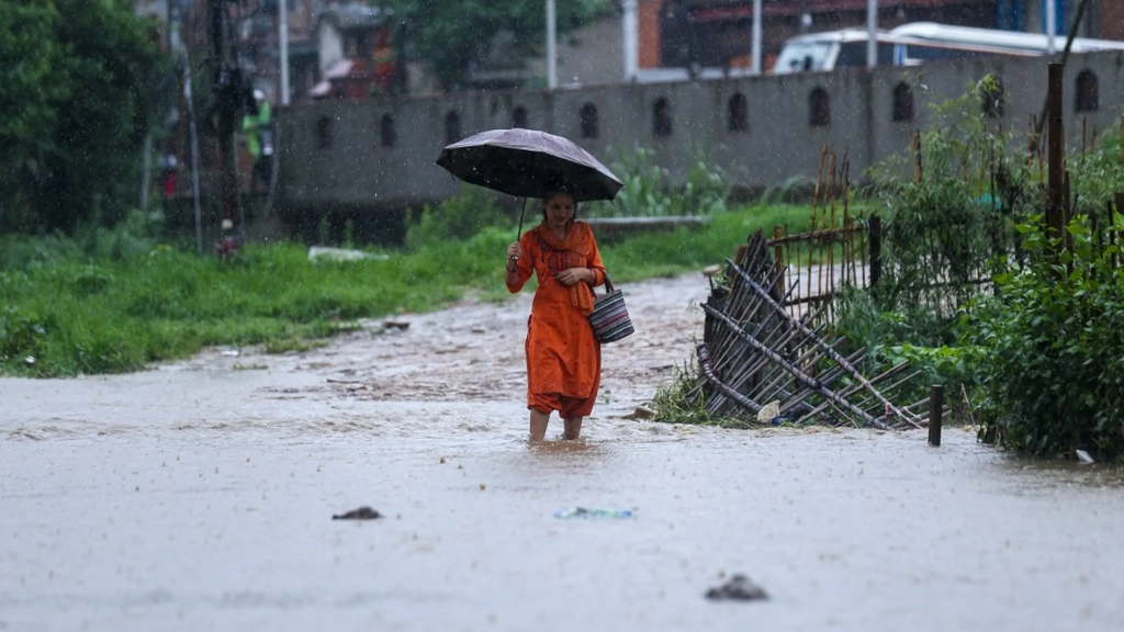 Au Népal, des inondations et glissements de terrain font au moins 14 morts et neuf disparus