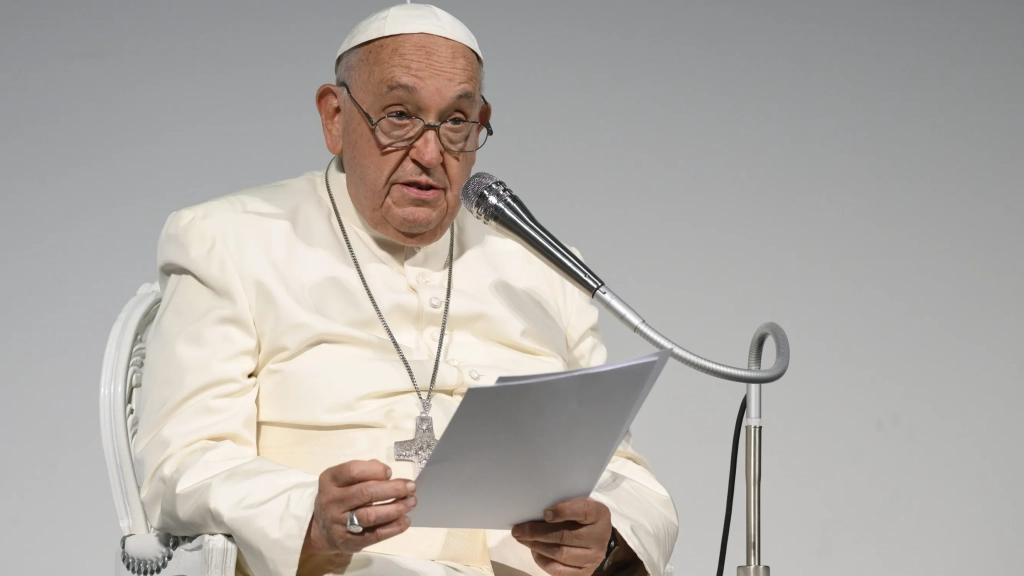 Le pape fustige la "culture du rejet" et les "tentations populistes", lors d'un discours à Trieste, en Italie