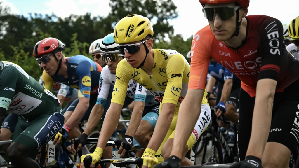 DIRECT. Tour de France 2024 : le champion de France en échappée sur les chemins blancs... Suivez la 9e étape
