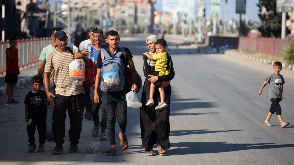 Guerre entre Israël et le Hamas : des milliers de Palestiniens fuient la ville de Gaza, après de nouveaux appels de l'armée israélienne à évacuer