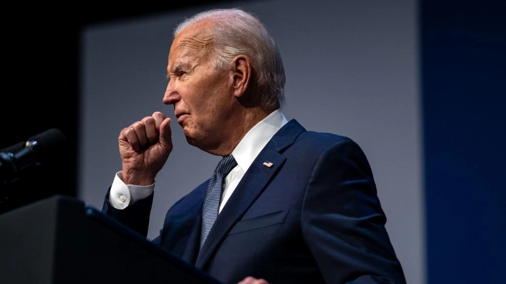 Présidentielle américaine 2024 : Joe Biden reste "absolument" dans la course à la Maison Blanche, affirme sa directrice de campagne