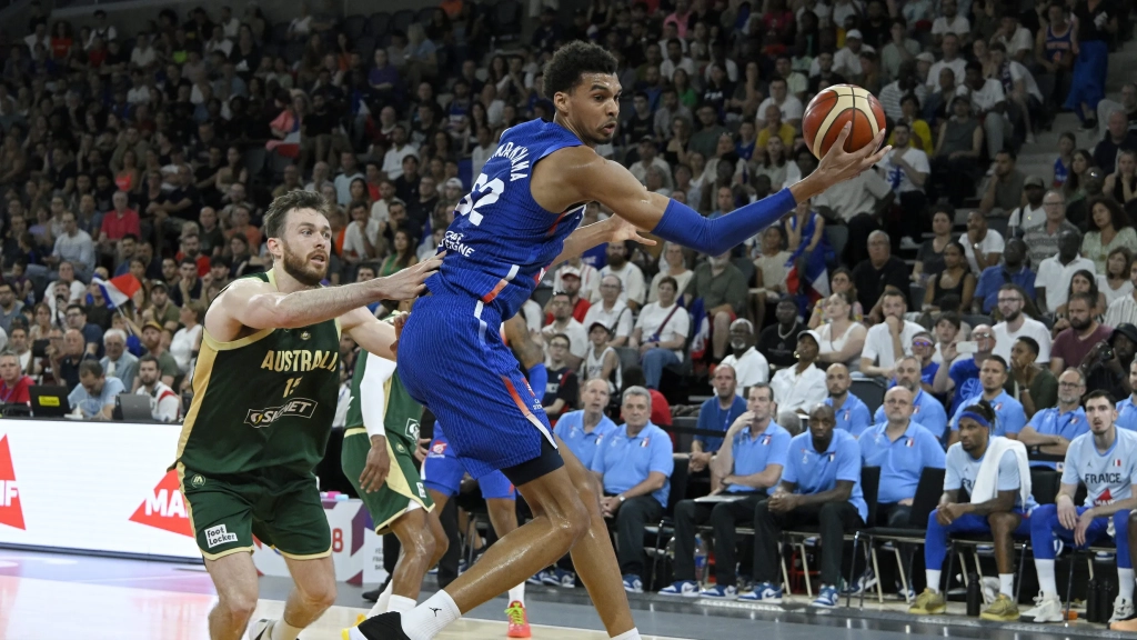 Basket : Victor Wembanyama n'a pas suffi et les Bleus concèdent une quatrième défaite de rang face à l'Australie en préparation pour les JO de Paris 2024